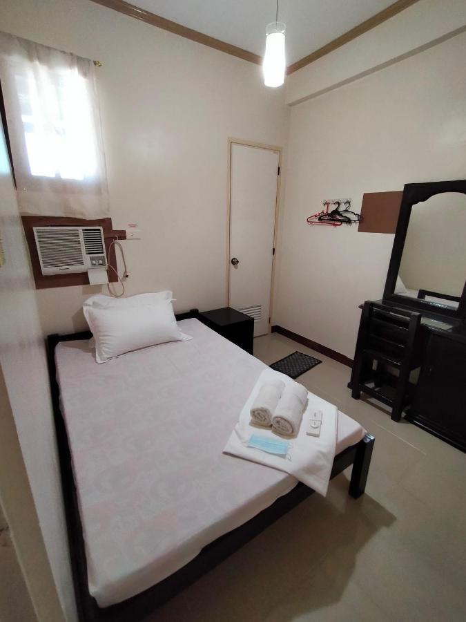 לאואג V.F. Riton Apartelle מראה חיצוני תמונה