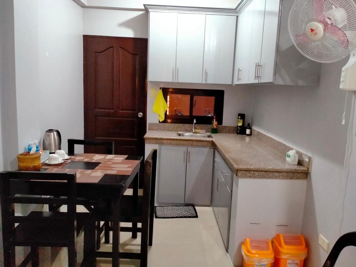 לאואג V.F. Riton Apartelle מראה חיצוני תמונה