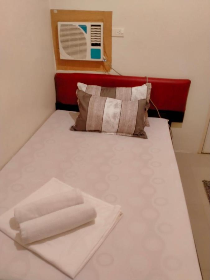 לאואג V.F. Riton Apartelle מראה חיצוני תמונה