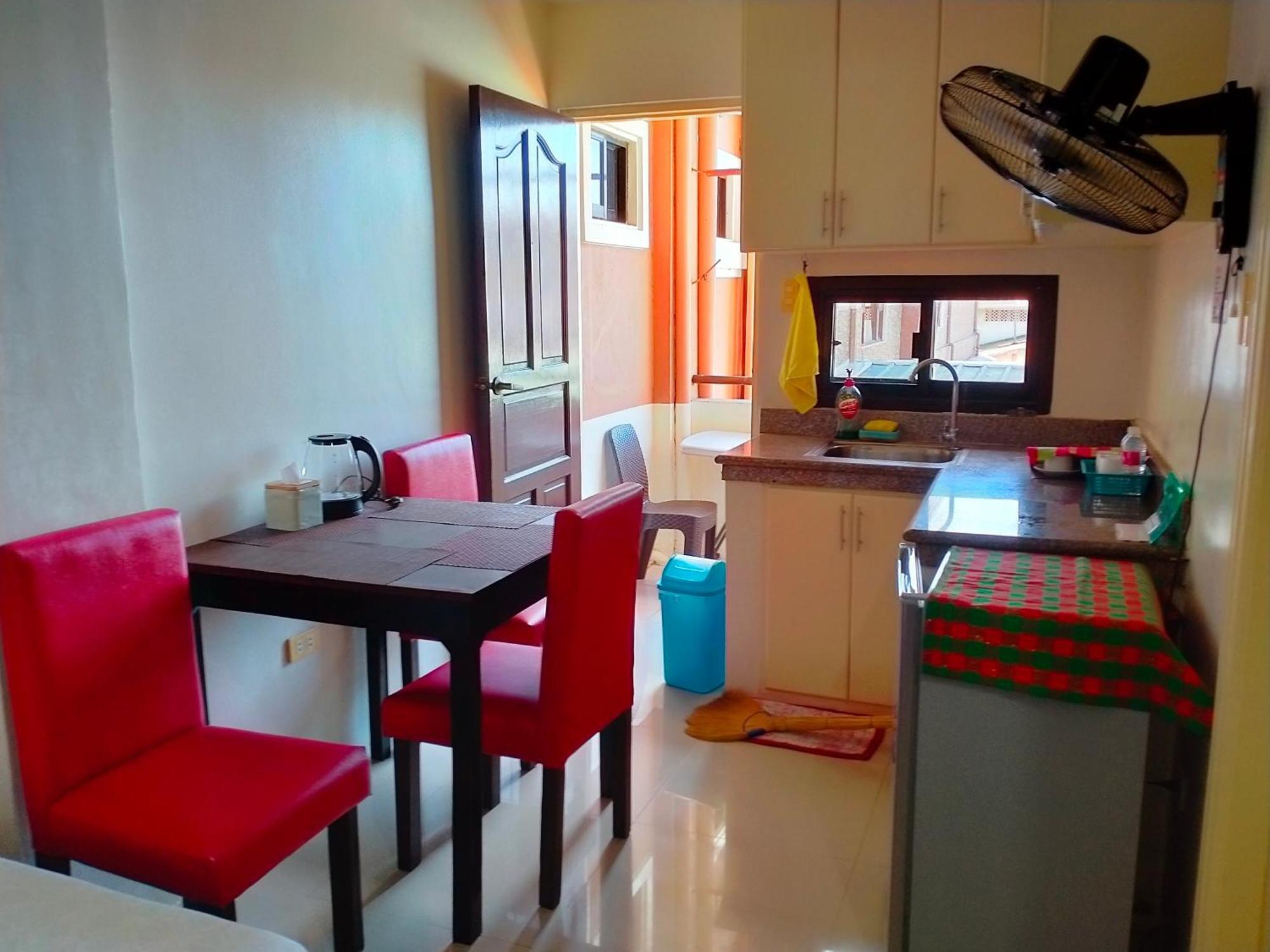לאואג V.F. Riton Apartelle מראה חיצוני תמונה