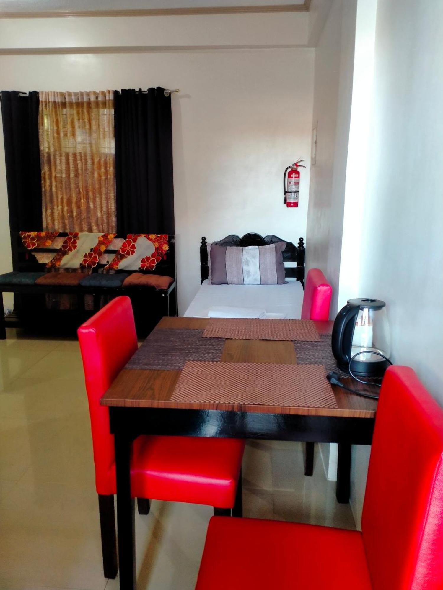 לאואג V.F. Riton Apartelle מראה חיצוני תמונה